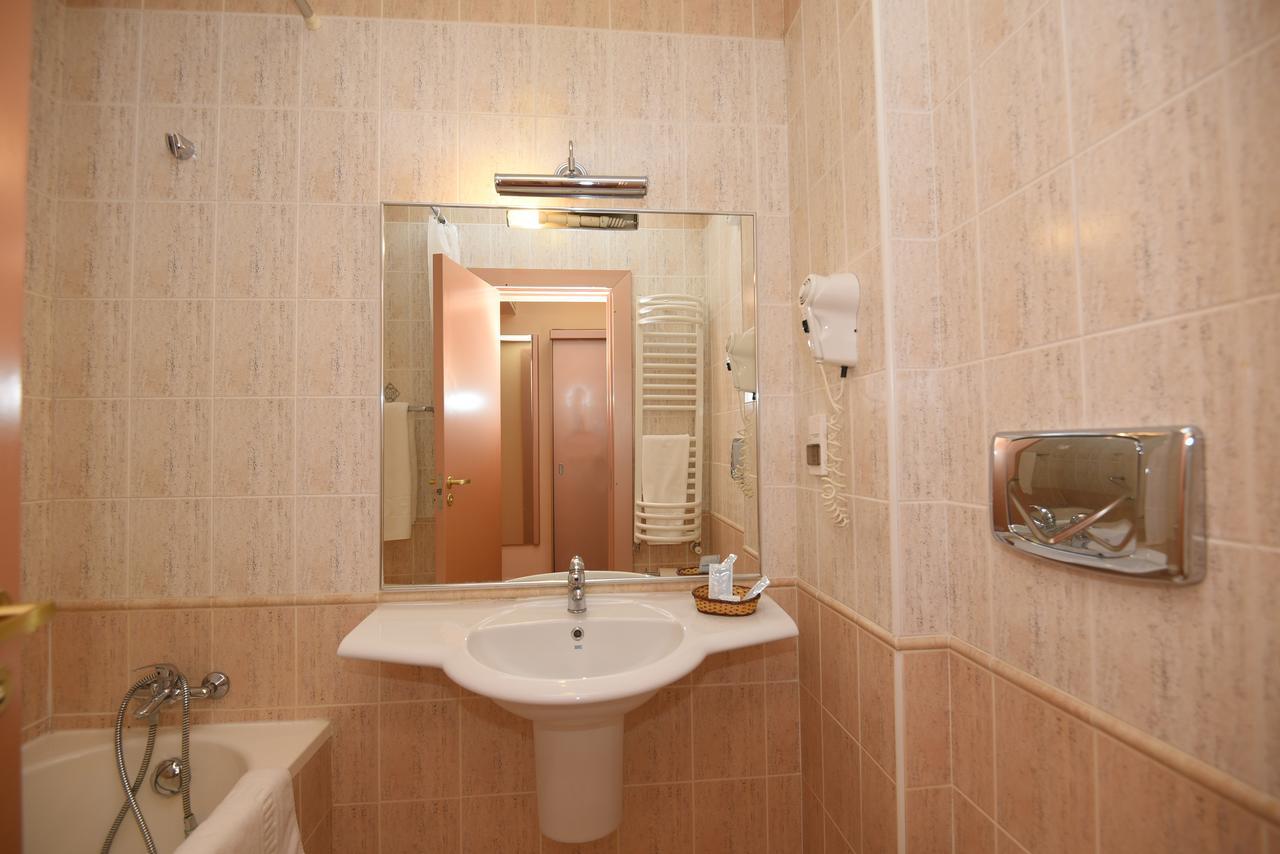 Hotel Belvedere Brăila Eksteriør billede